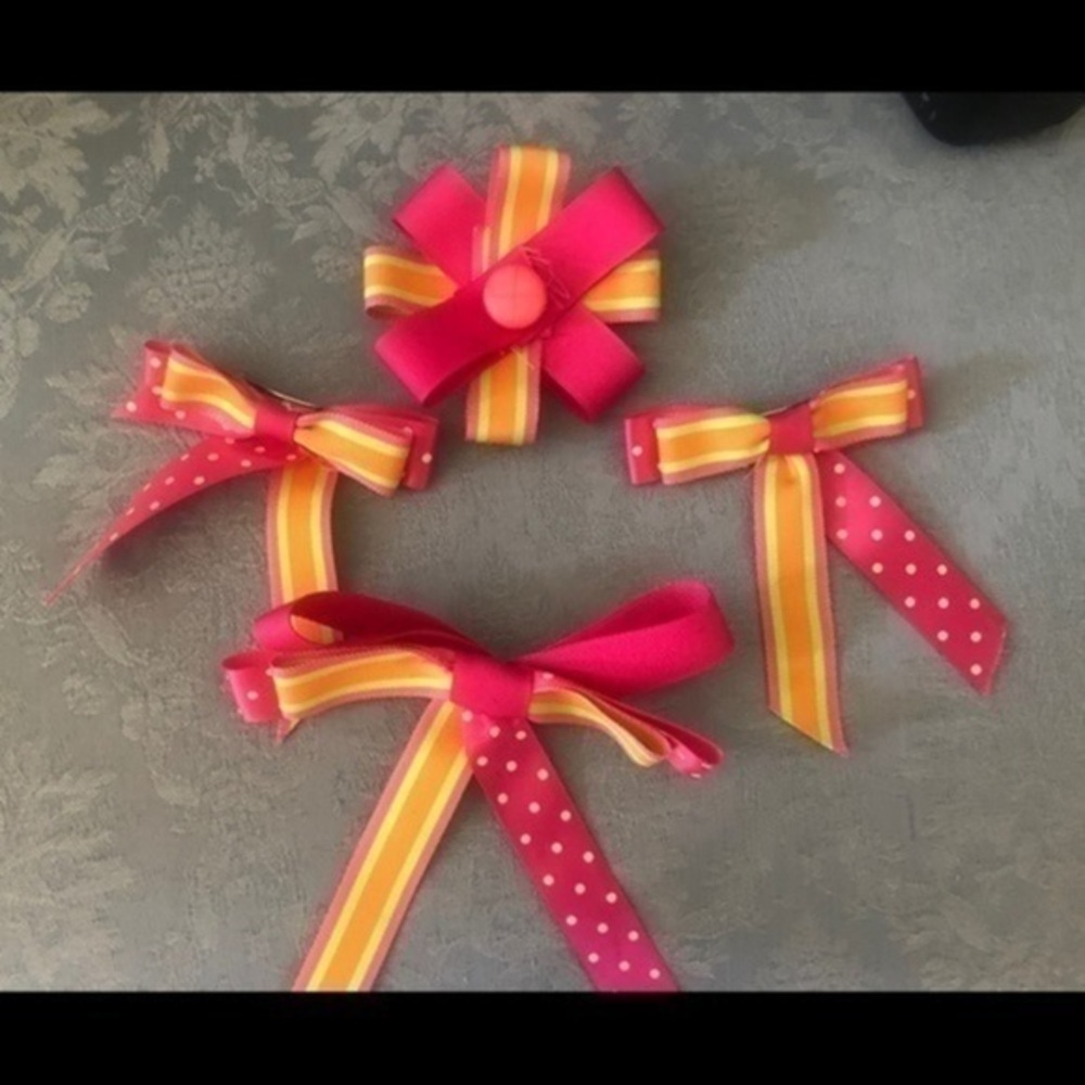 Four sweet hair bows! - Picture 1 of 4